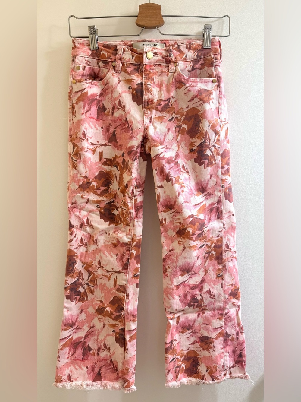 Liverpool Los Angeles Hannah Floral Crop Flare Fray Jeans Pink Rose Size 0 - Picture 3 of 10